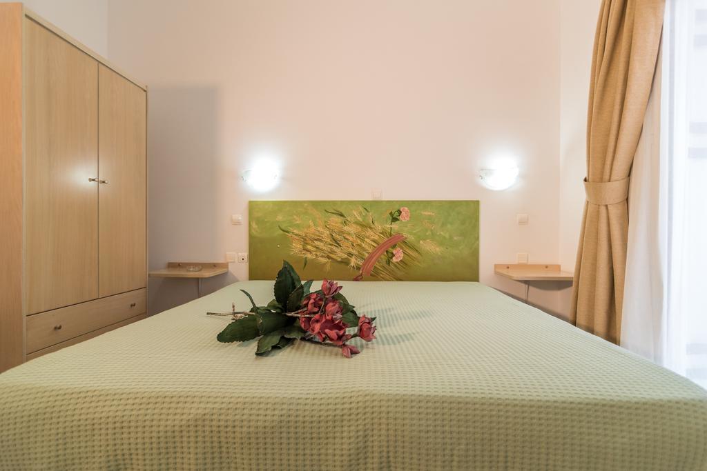 Manto Studios Palaiochora Dış mekan fotoğraf